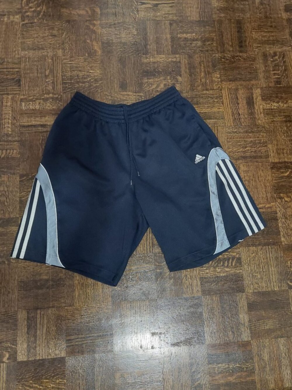 Y2K Adidas Side Panel Basket-Ball Shorts